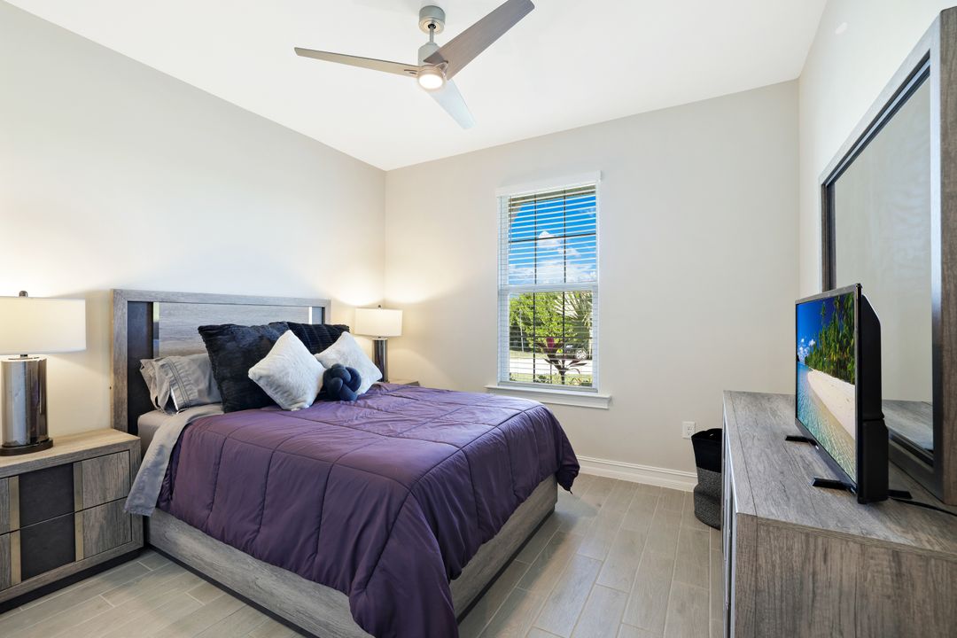 18680 Ensenada Dr, Naples, FL 34114