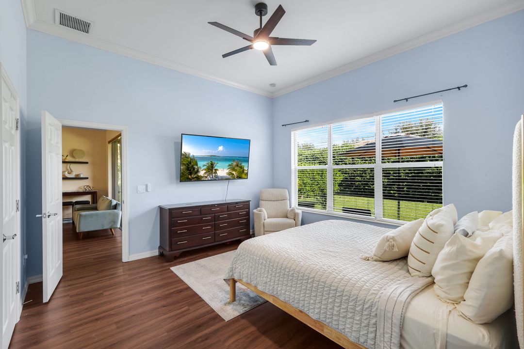 2095 Sagebrush Cir, Naples, FL 34120