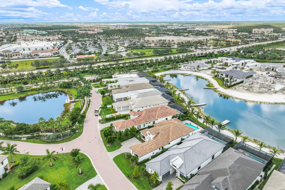 10461 Trevi Isle Wy, Miromar Lakes, FL 33913