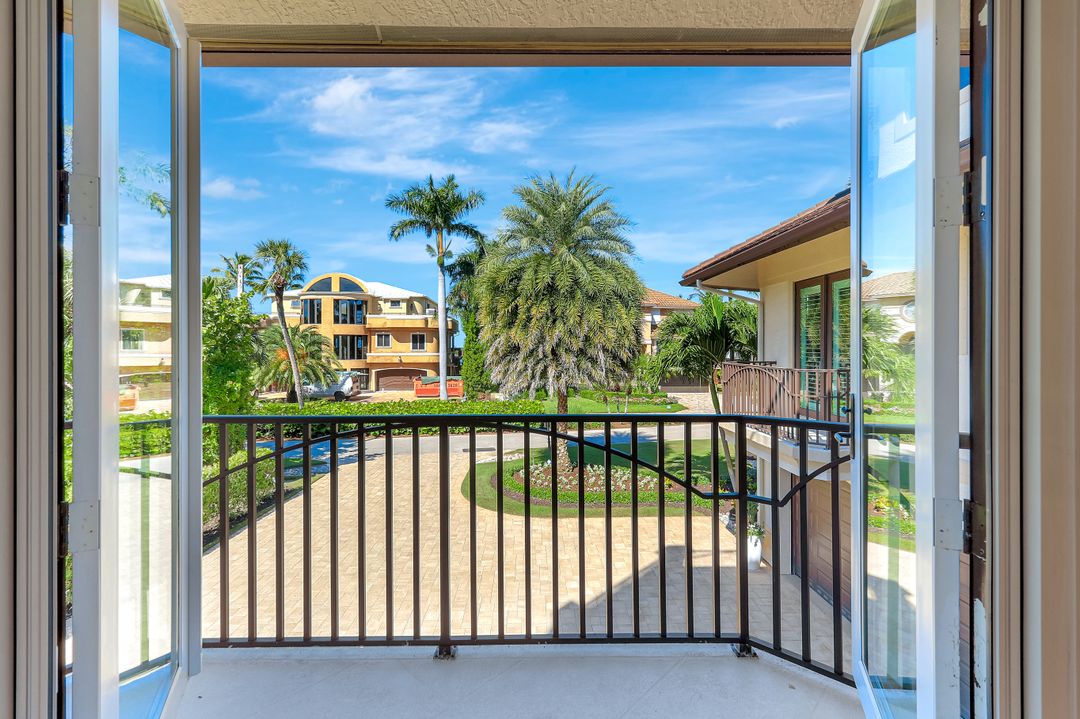 195 S Beach Dr, Marco Island, FL 34145