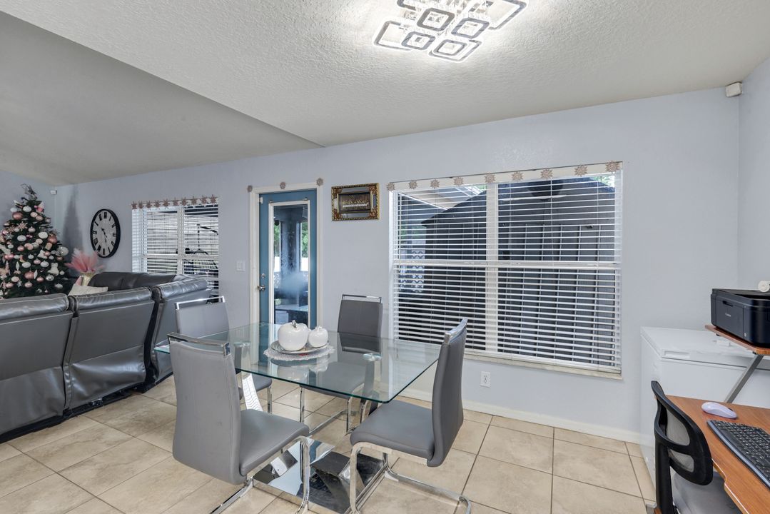 438 Willowbrook Dr, Lehigh Acres, FL 33972