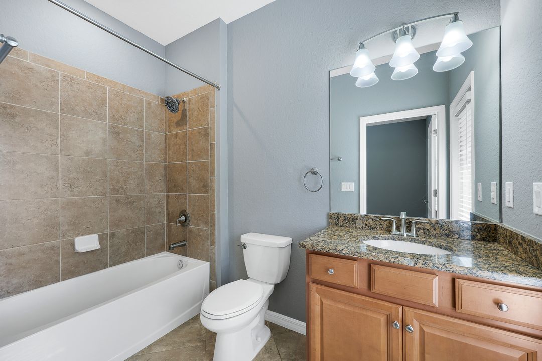 2262 Vermont Ln, Naples, FL 34120