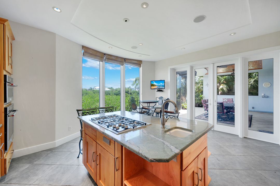834 Hideaway Cir W, Marco Island, FL 34145
