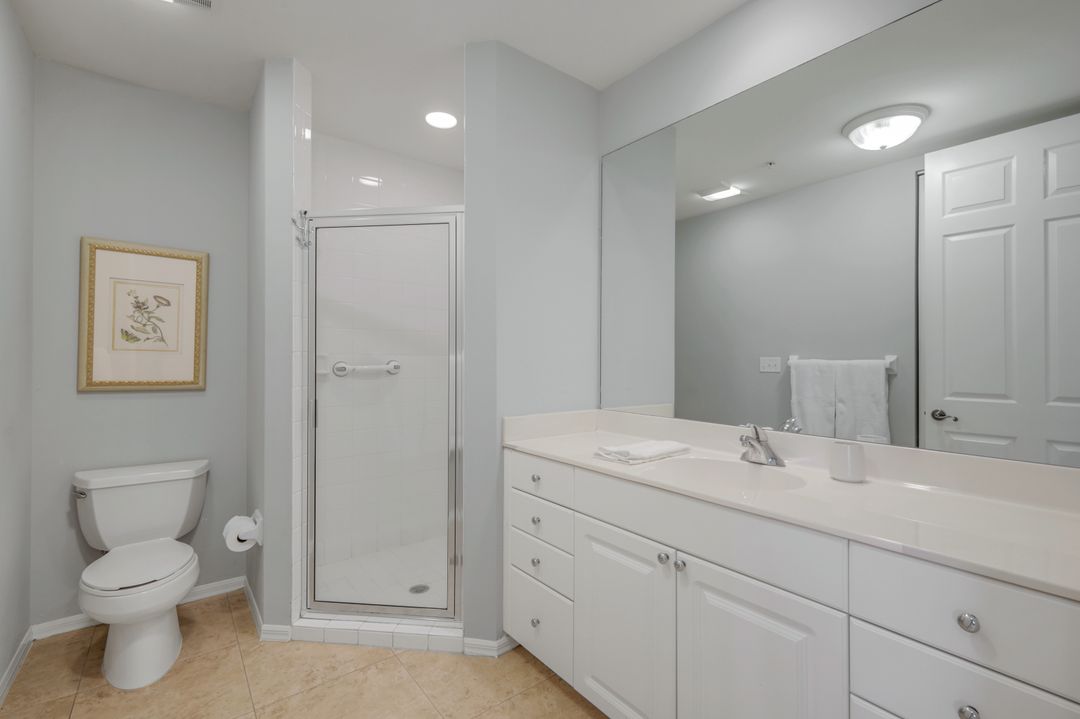 410 Flagship Dr #605, Naples, FL 34108