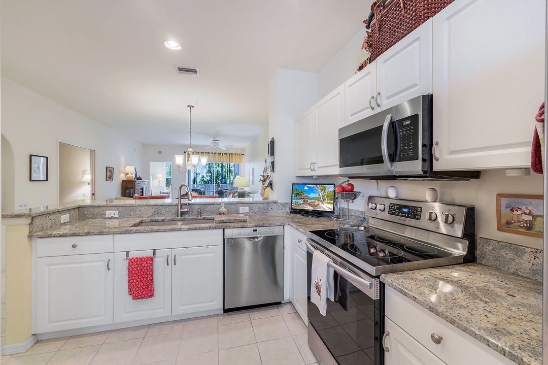 8285 Danbury Blvd #207, Naples, FL 34120