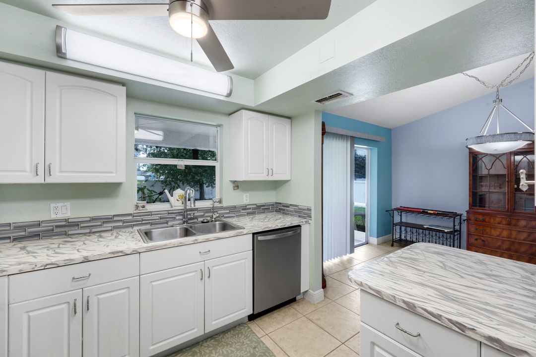 410 SW 7th Ct, Cape Coral, FL 33991