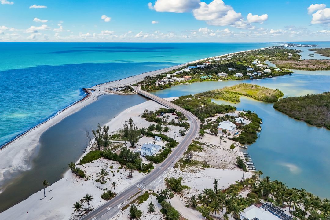 6126 Castaways Ln, Sanibel, FL 33957