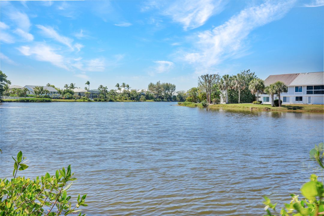 9007 Mockingbird Dr, Sanibel, FL 33957