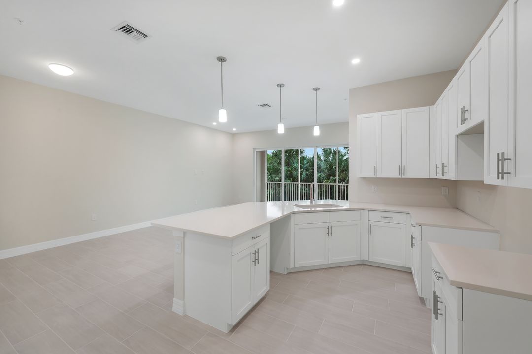 280 Antilles Wy E #101, Naples, FL 34112