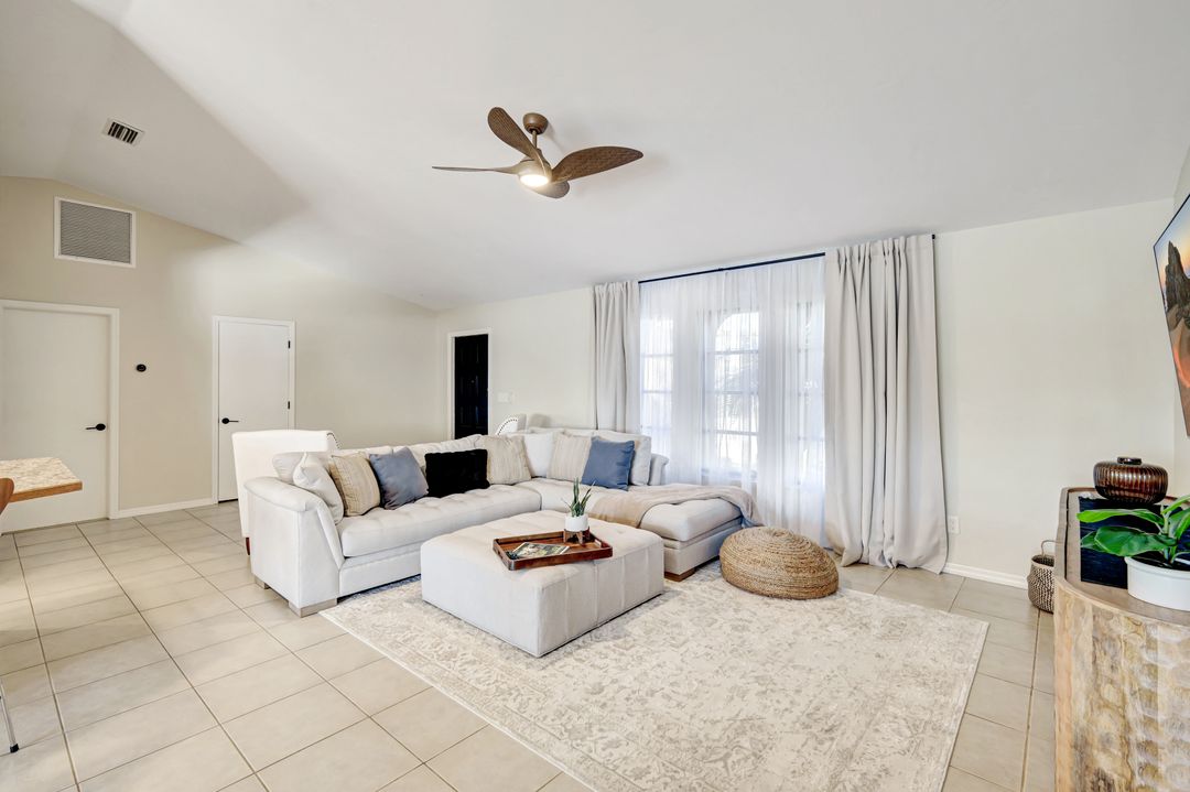 1940 SE 6th Ave, Cape Coral, FL 33990