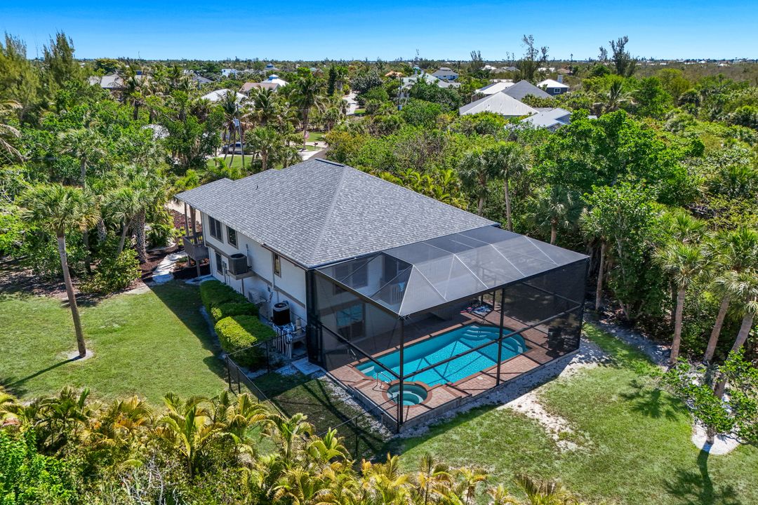 2130 Sunset Cir, Sanibel, FL 33957