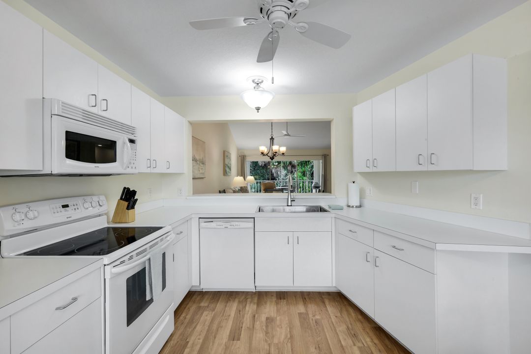 228 Belina Dr #606, Naples, FL 34104