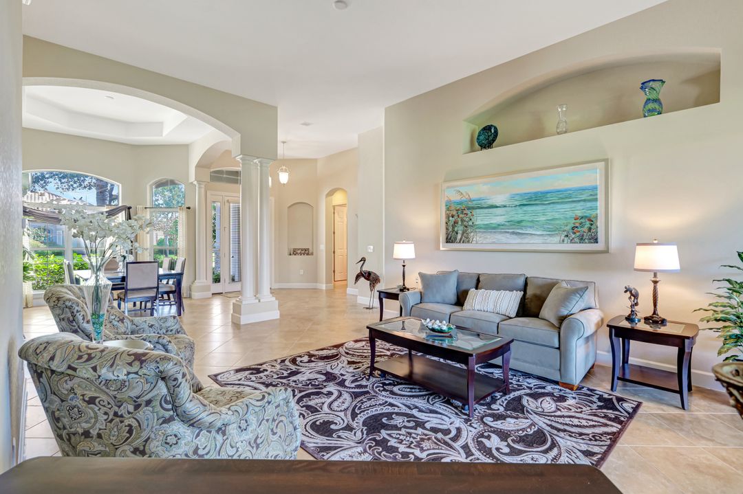 9693 Cobalt Cove Cir, Naples, FL 34120