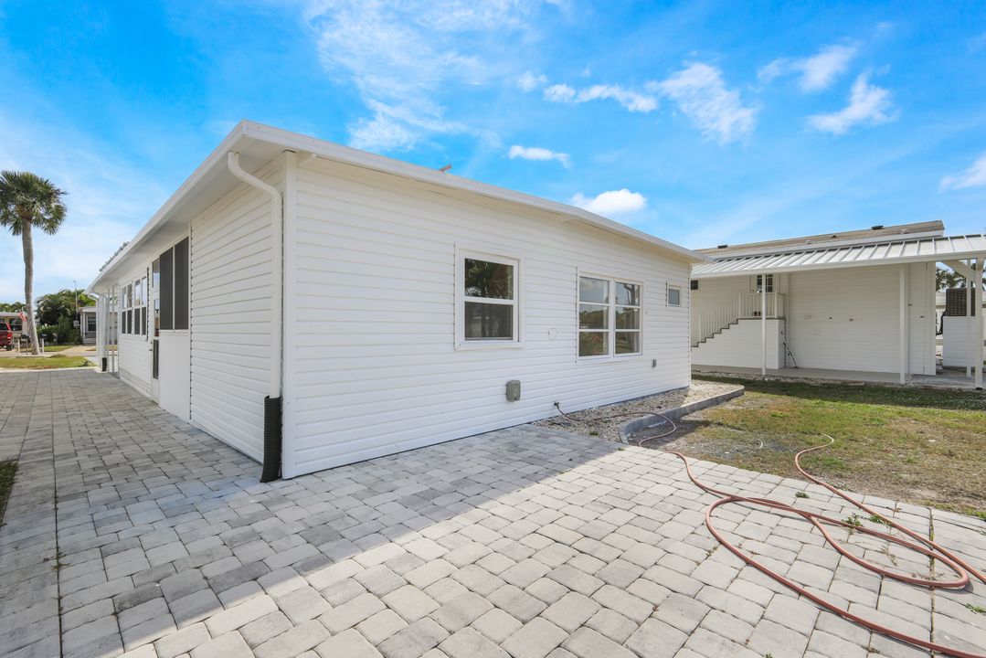 11340 Azalea Ln, Fort Myers Beach, FL 33931