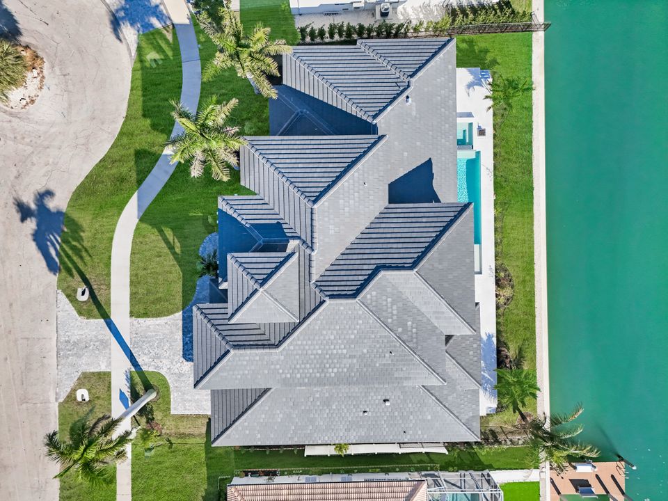 888 Banyan Ct, Marco Island, FL 34145