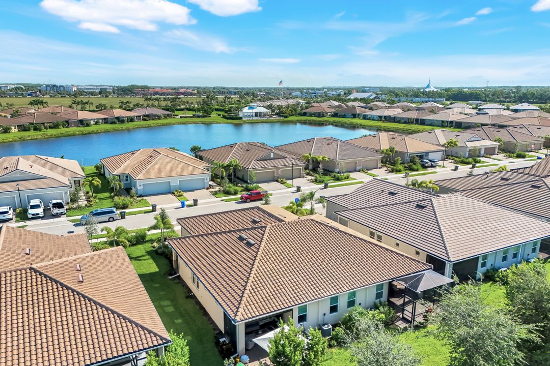 10341 Bonavie Cv Dr, Fort Myers, FL 31570