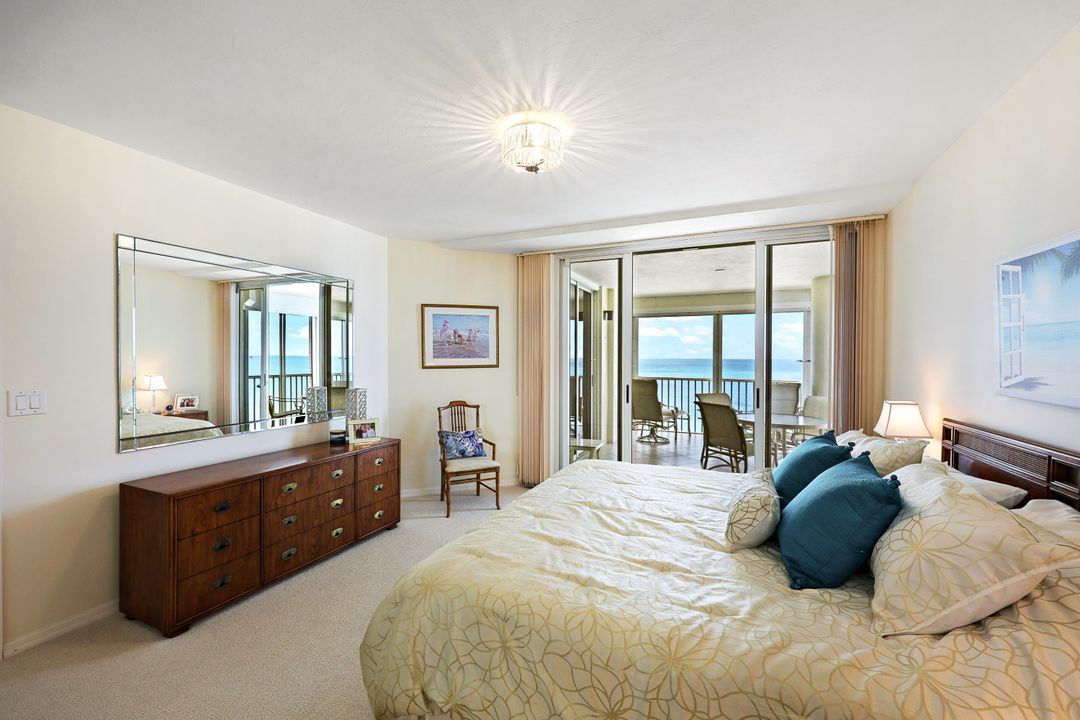 9577 Gulf Shore Dr #704, Naples, FL 34108