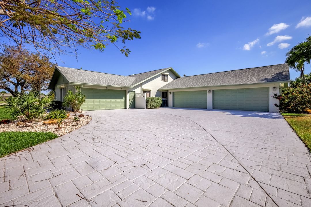 2617 SE 23rd Ave, Cape Coral, FL 33904