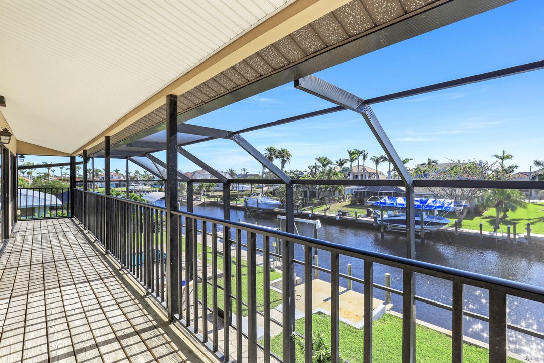 5811 SW 1st Pl, Cape Coral, FL 33914