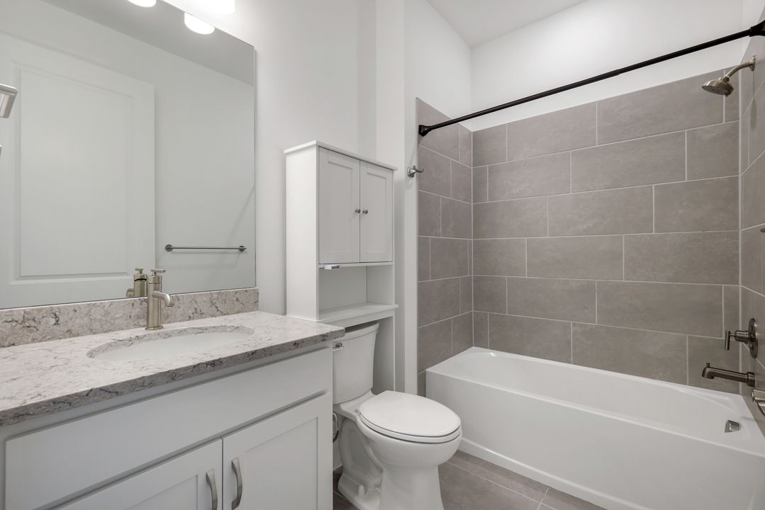 10518 Ventana Ct, Naples, FL 34120