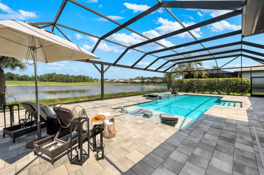 9577 Everglades Dr, Naples, FL 34120