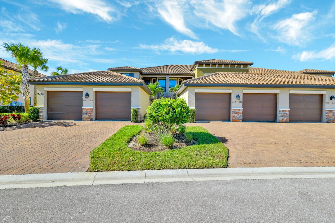 9385 Pocida Ct #202, Naples, FL 34119
