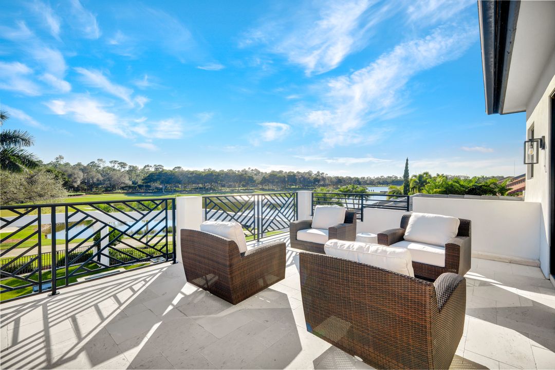 16988 Fairgrove Way, Naples, FL 34110