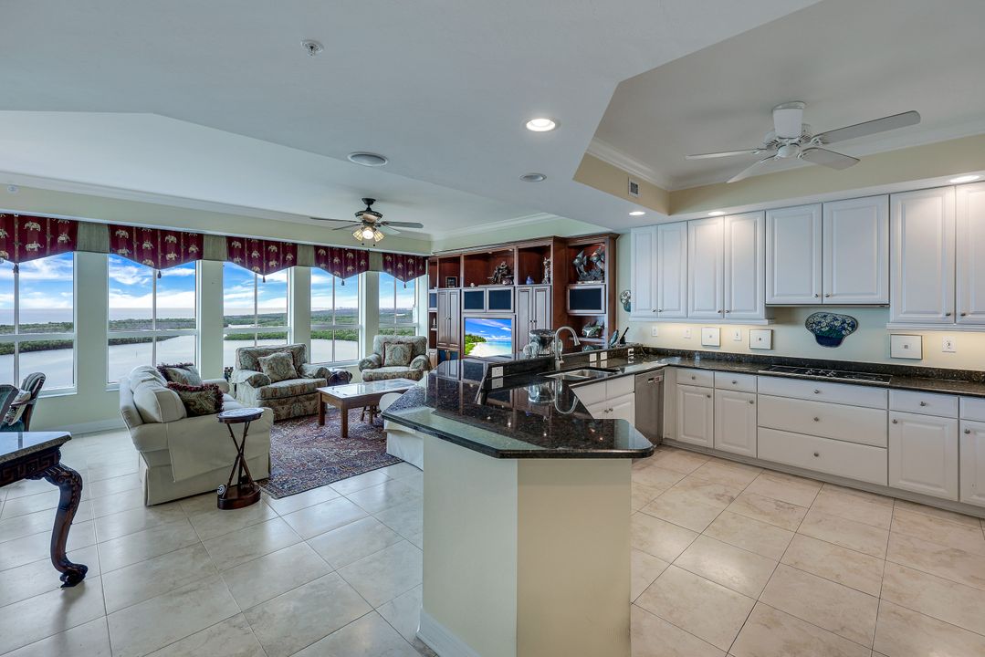295 Grande Way #1203, Naples, FL 34110