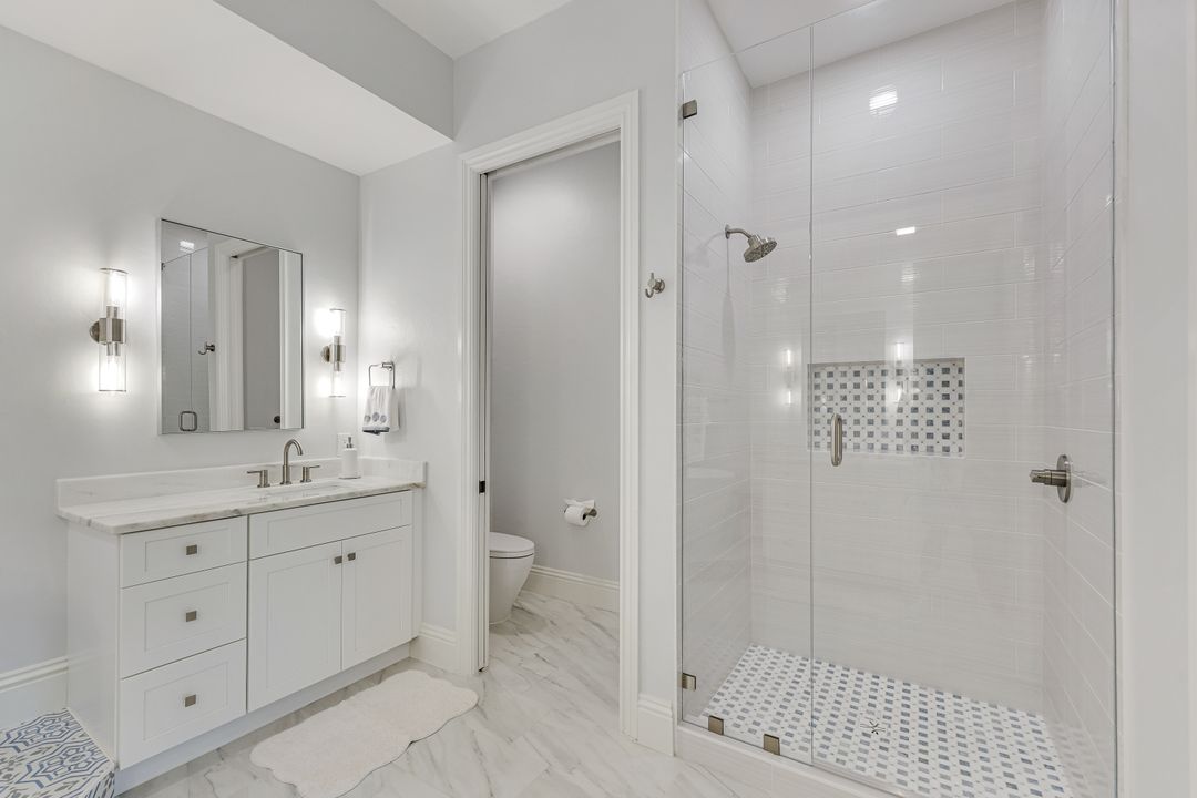 831 Sailaway Ln #202, Naples, FL 34108
