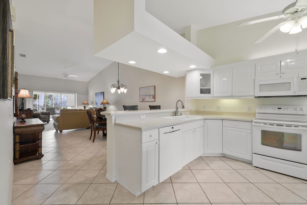2395 Bayou Ln #4, Naples, FL 34112