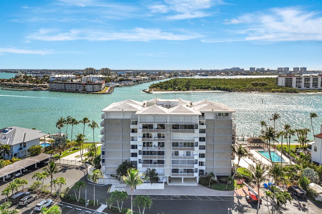 60 W Pelican St #401, Naples, FL 34113