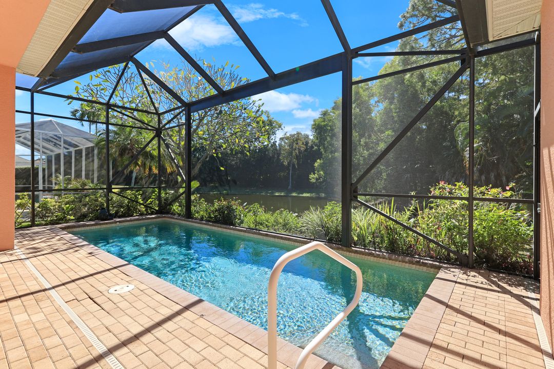 12910 Silverthorn Ct, Bonita Springs, FL 34135