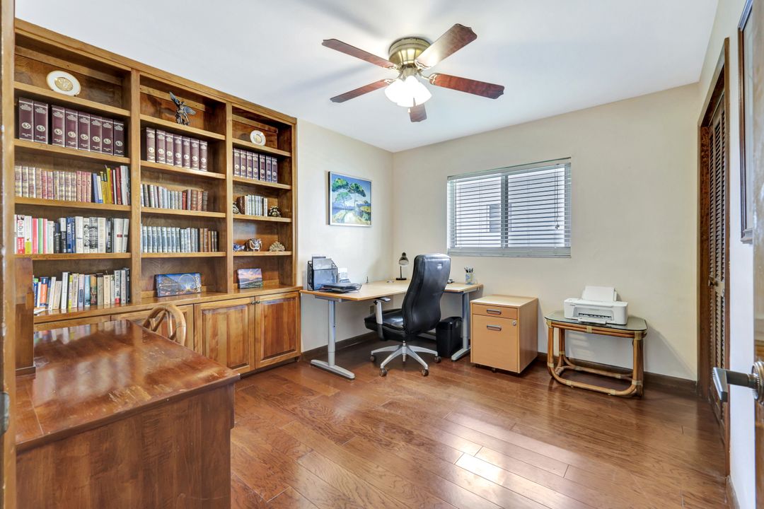 550 94th Ave N, Naples, FL 34108