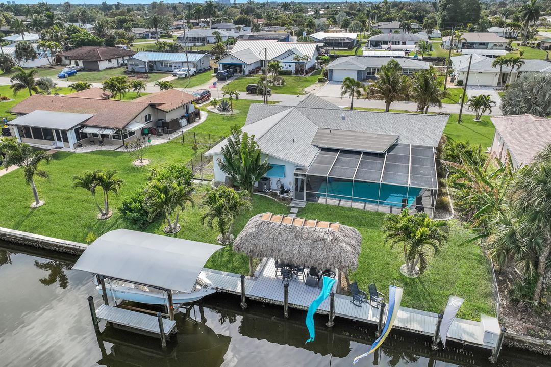 419 Pinecrest Ct, Cape Coral, FL 33904