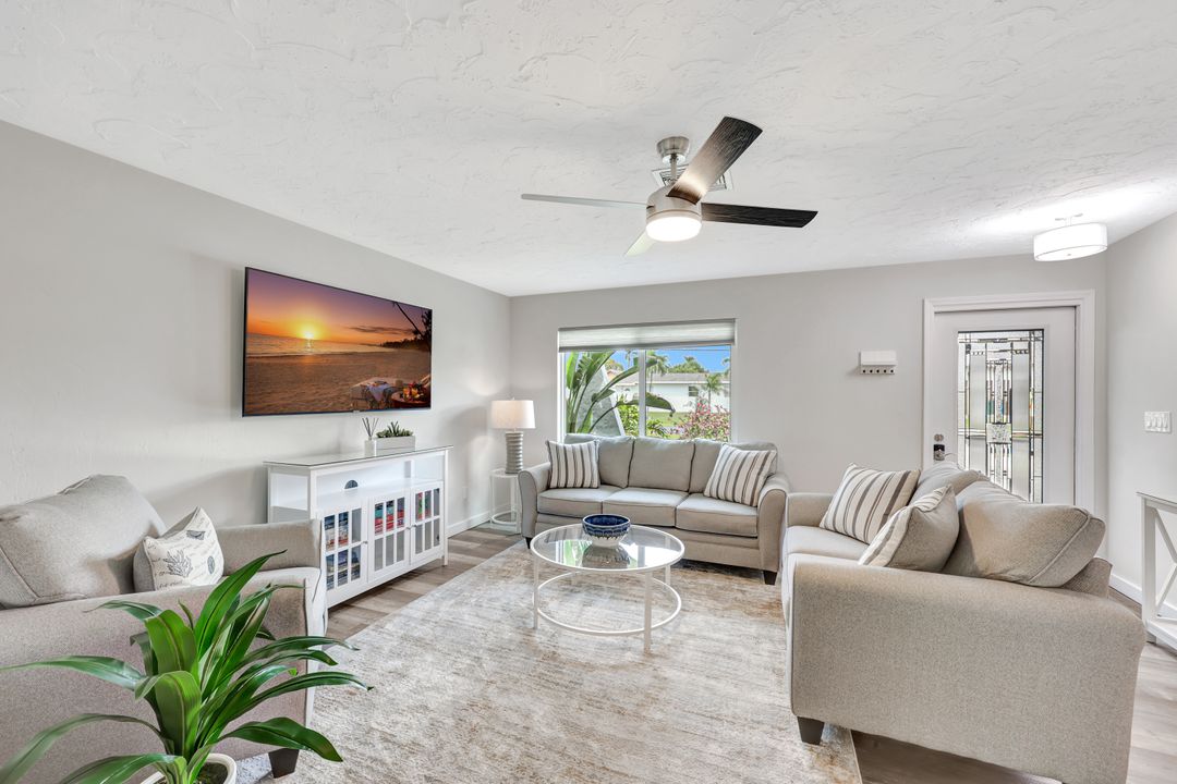 532 99th Ave N, Naples, FL 34108