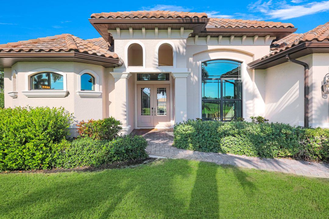 11899 King James Ct, Cape Coral, FL 33991