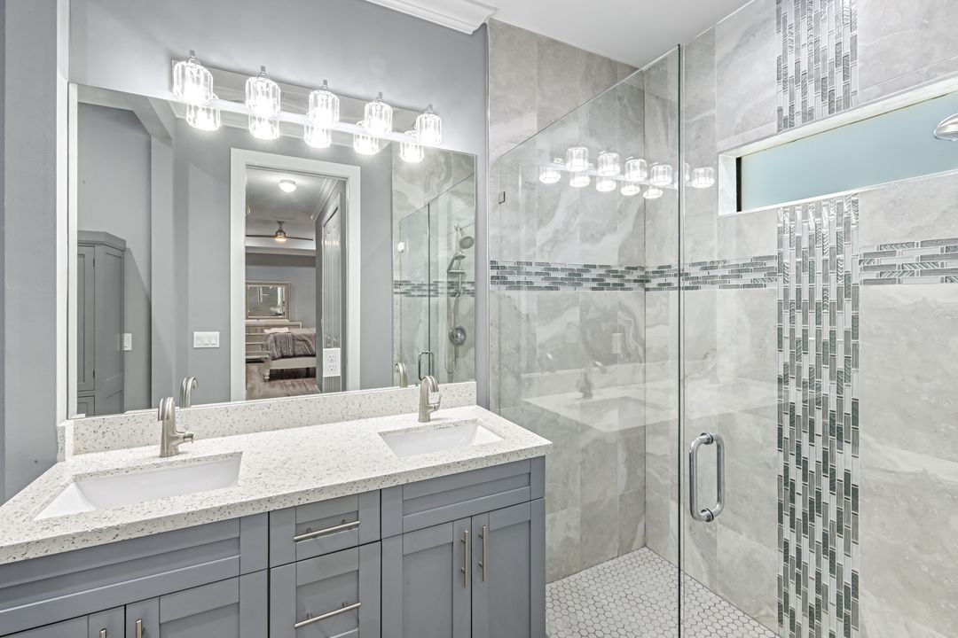 141 20th Ave NW, Naples, FL 34120