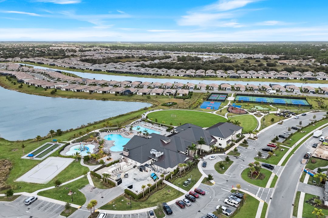 11212 Canopy Loop, Fort Myers, FL 33913