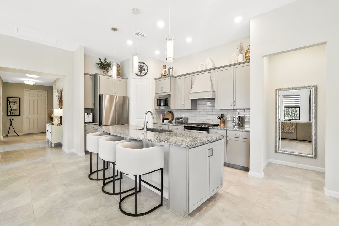 9772 Willet Ct, Naples, FL 34120