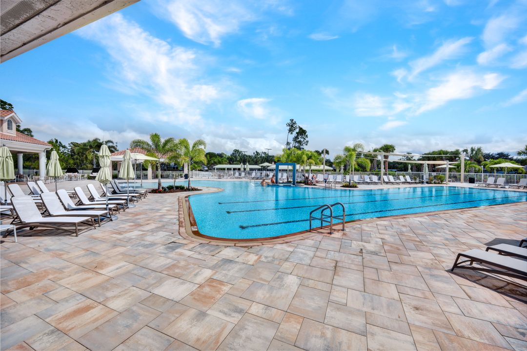 8275 Danbury Blvd #203, Naples, FL 34120