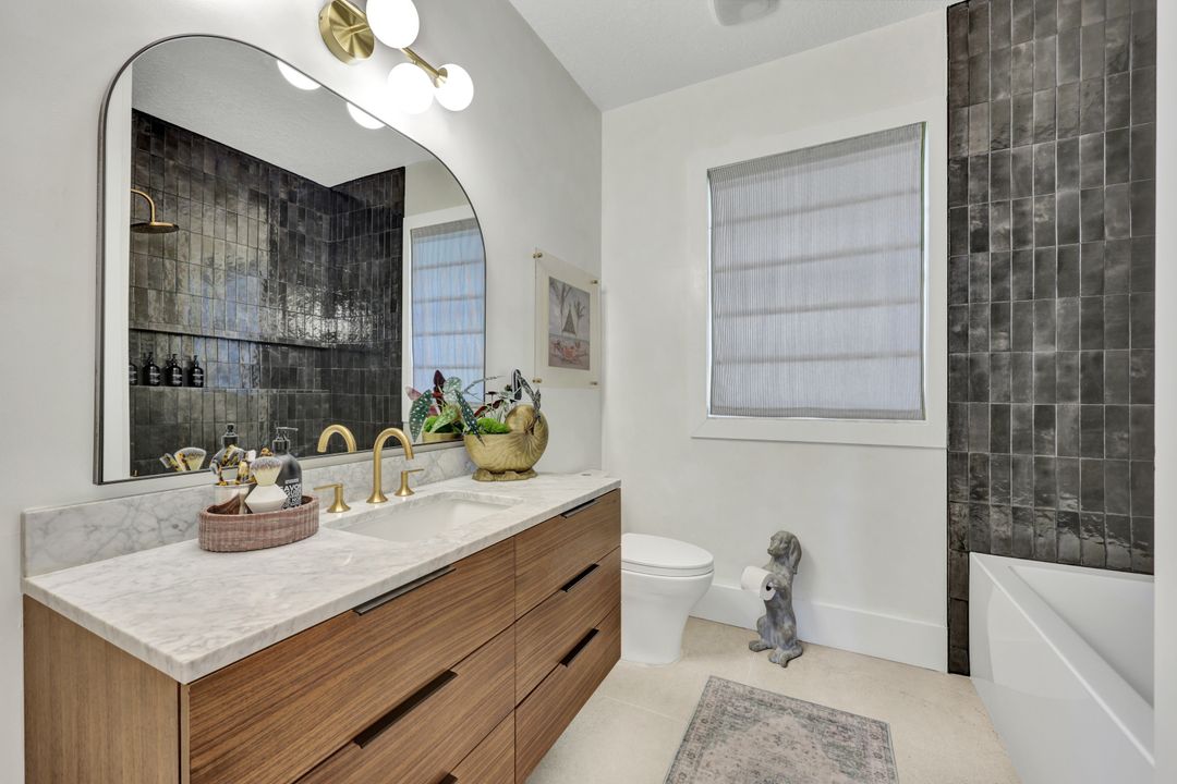 746 Park Ave, Naples, FL 34110