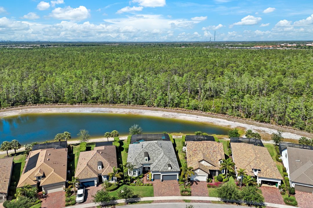 7597 Blackberry Dr, Naples, FL 34114