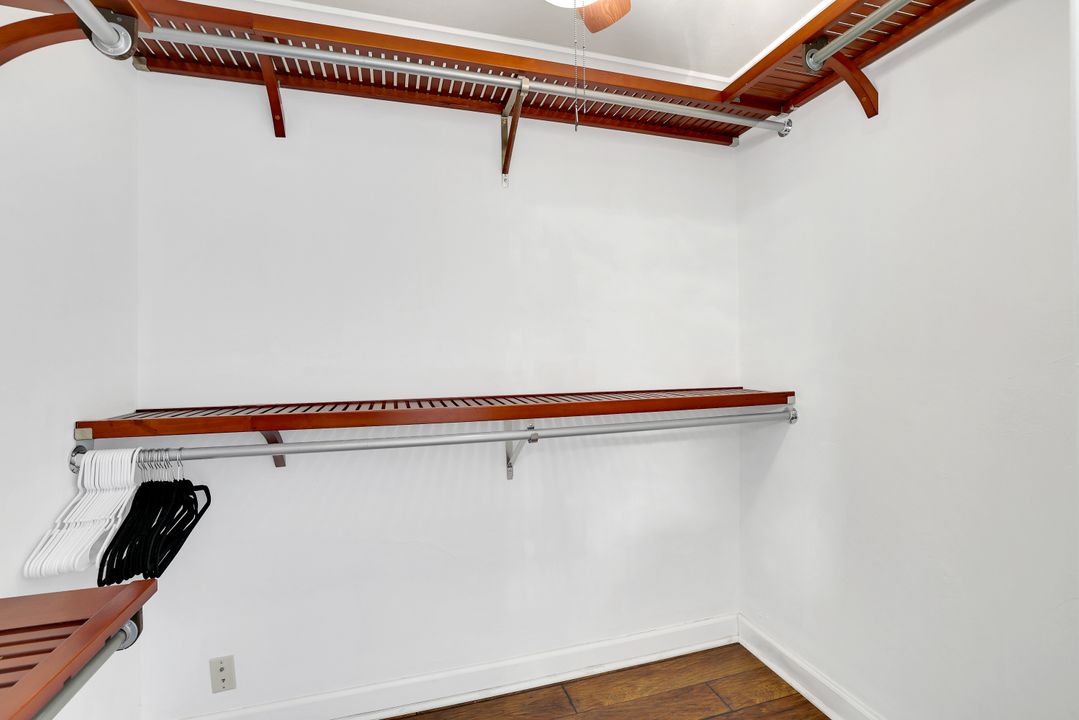 589 98th Ave N, Naples, FL 34108