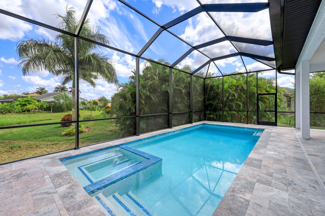 18288 Royal Hammock Blvd, Naples, FL 34114