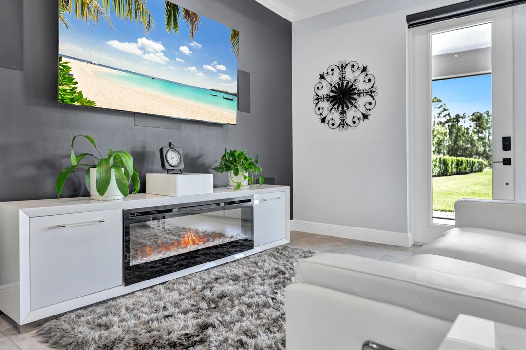 2552 52nd Ave NE, Naples, FL 34120