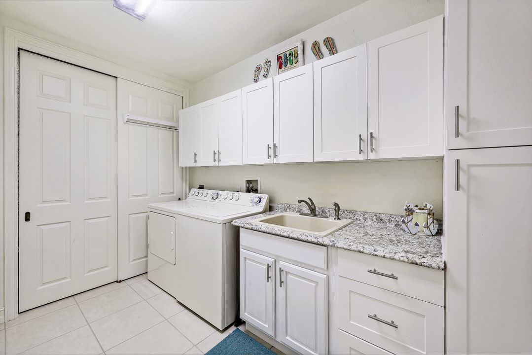 8649 Champions Point #1202, Naples, FL 34113