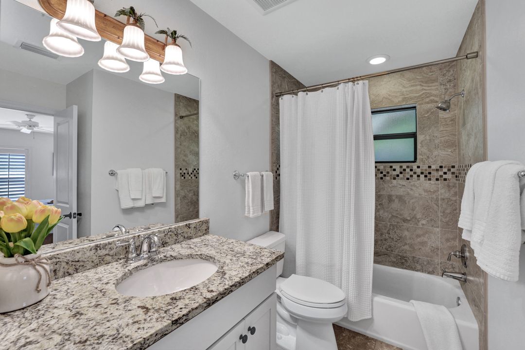 655 8th Ave S #6, Naples, FL 34102