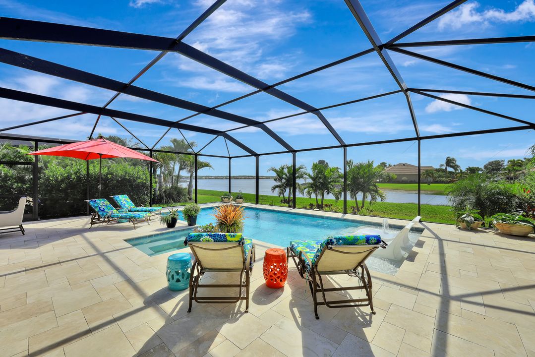 9423 Quarry Dr, Naples, FL 34120