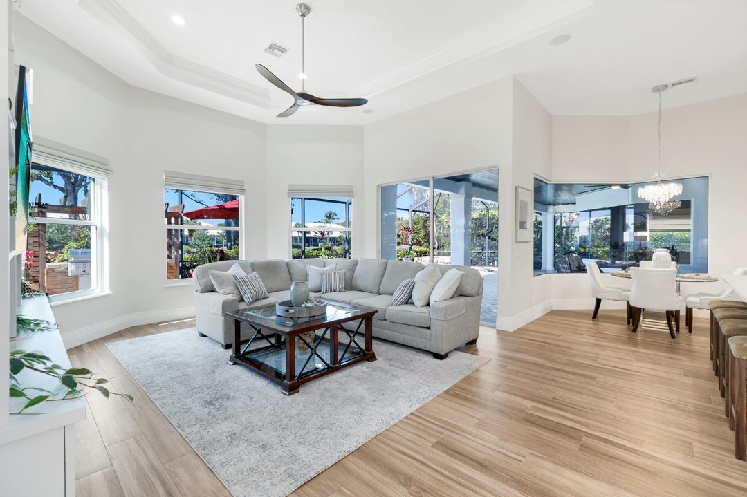 7633 Mulberry Ln, Naples, FL 34114