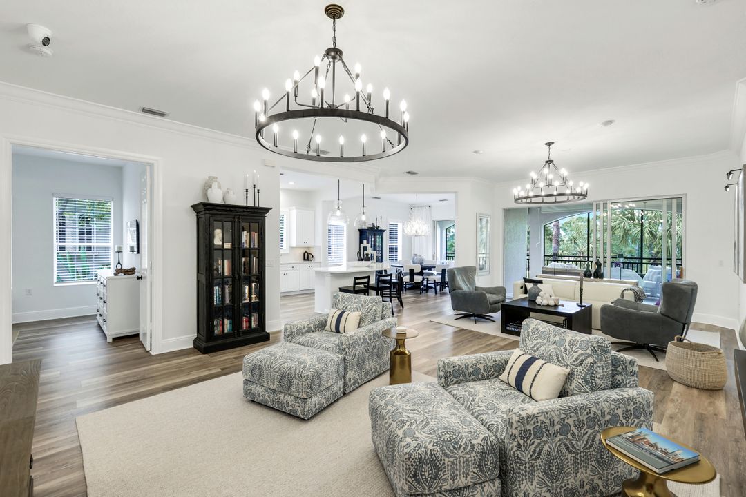 9097 Cherry Oaks Tr #201, Naples, FL 34114